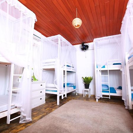 Hostel Bluefin Adventure And Deep Sea Fishing Hikkaduwa Exterior foto