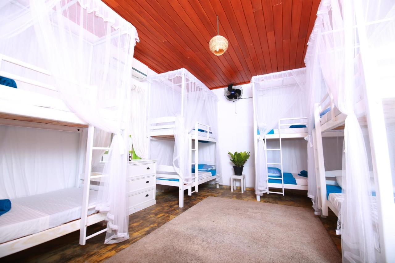 Hostel Bluefin Adventure And Deep Sea Fishing Hikkaduwa Exterior foto