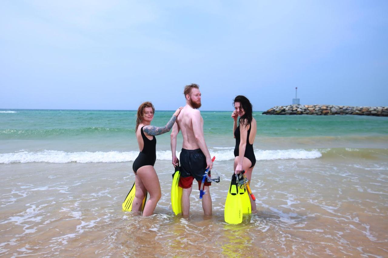 Hostel Bluefin Adventure And Deep Sea Fishing Hikkaduwa Exterior foto
